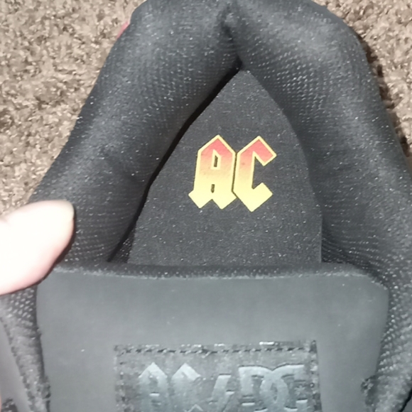 AC/DC branded DC shoes - Picture 4 of 4